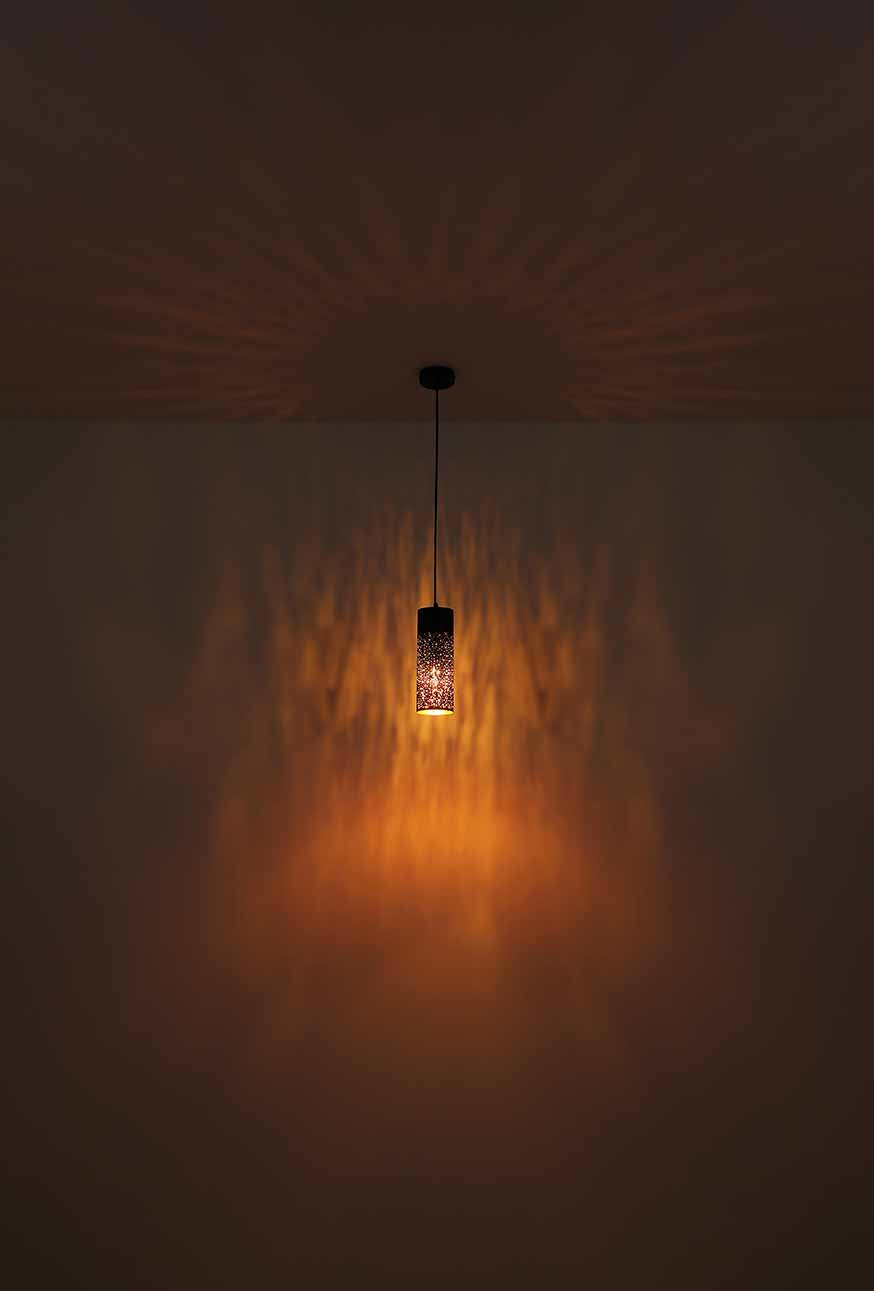 metalen-retro-zwarte-hanglamp-globo-crocky-variant-image3