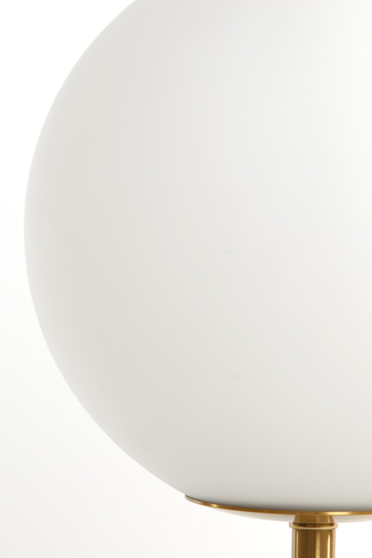 klassieke-wit-met-gouden-tafellamp-light-living-medina-variant-image7