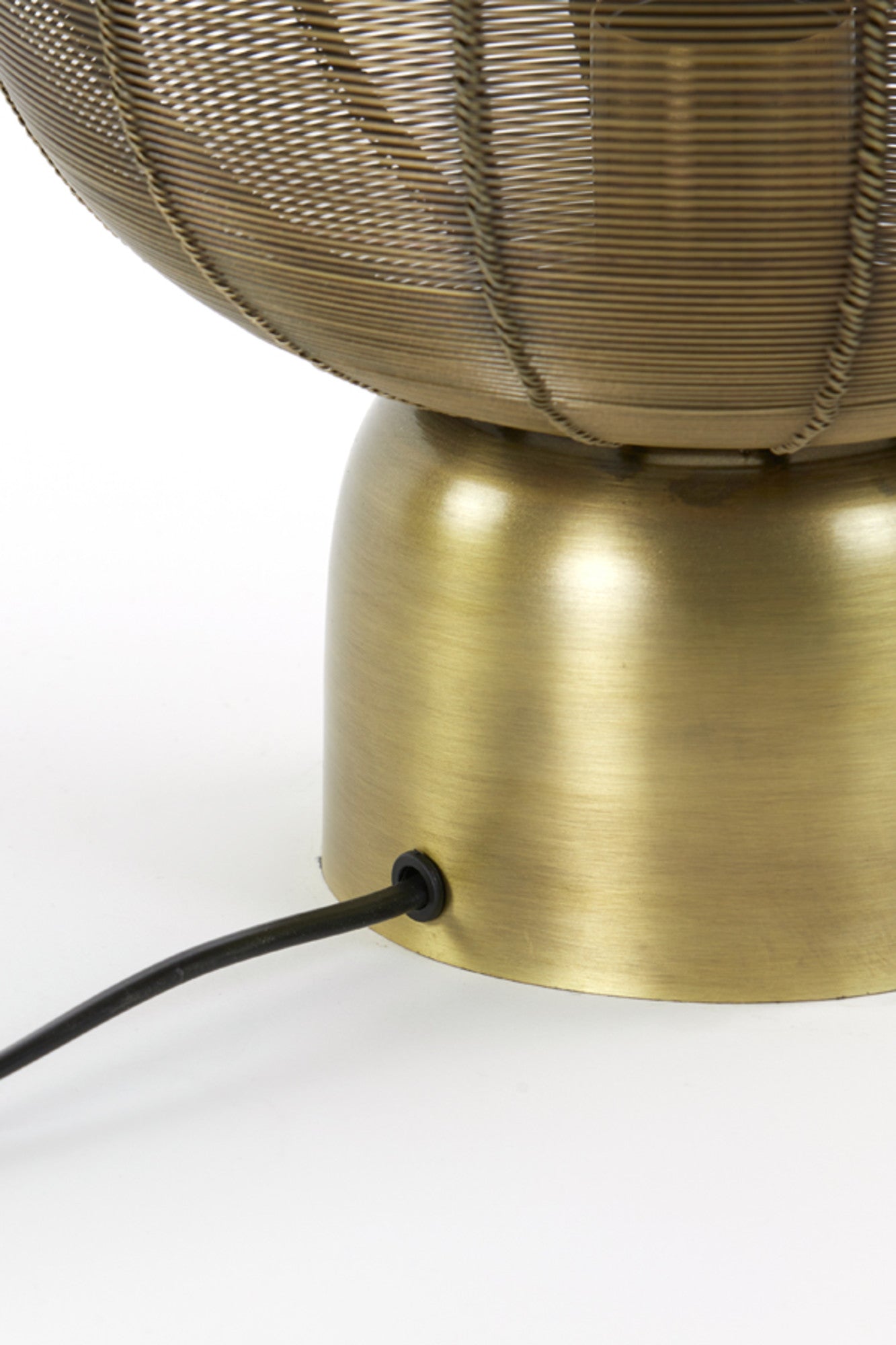 goudkleurige-metalen-bolle-draadlamp-light-living-suneko-variant-image8