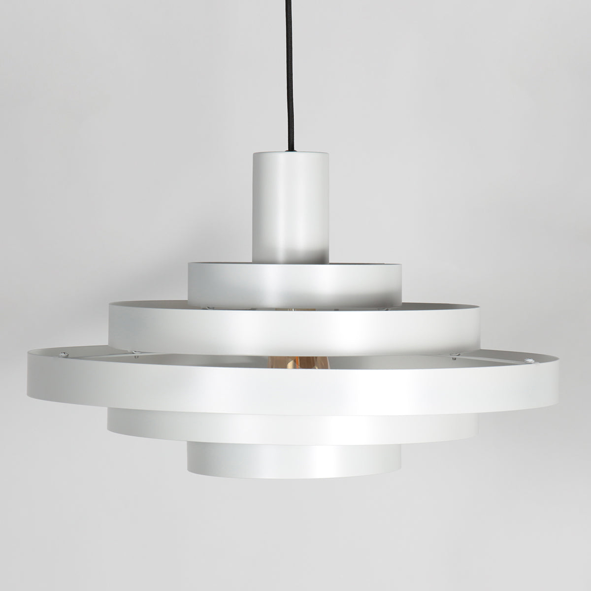 scandinavische-witte-hanglamp-ringen-steinhauer-halo-cirque-variant-image12