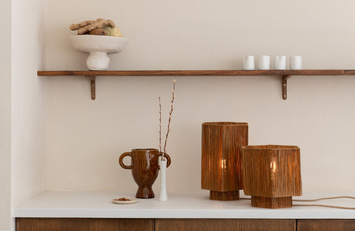 Grande lâmpada de mesa de raffia marrom GOOD&MOJO Panama – desenho com dimensões