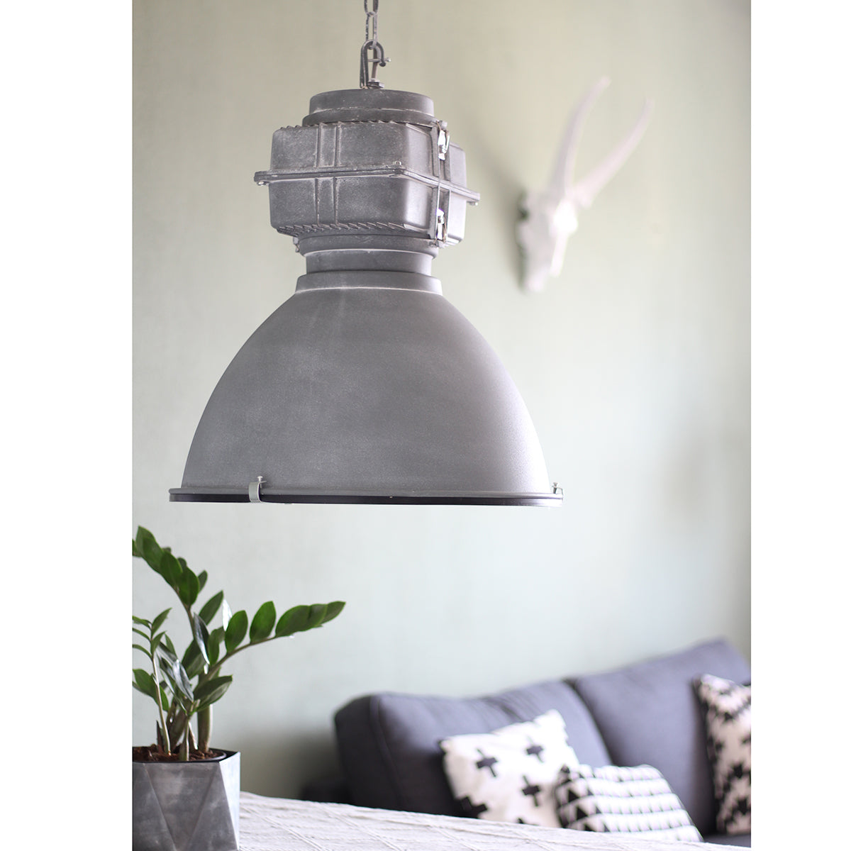 industriele-grijze-metalen-glazen-hanglamp-mexlite-densi-variant-image3
