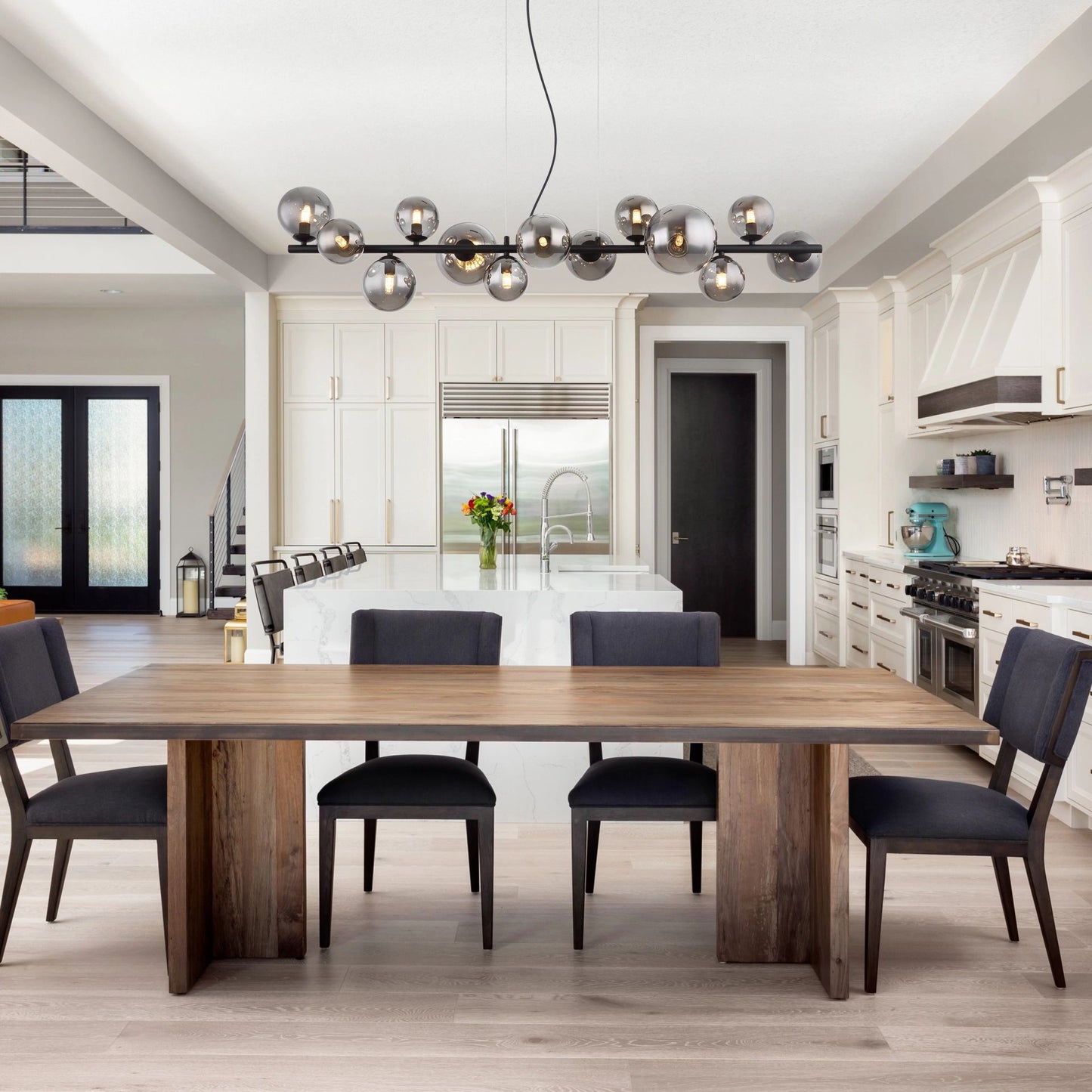 moderne-hanglamp-met-rookglas-en-metaal-riha-variant-image4