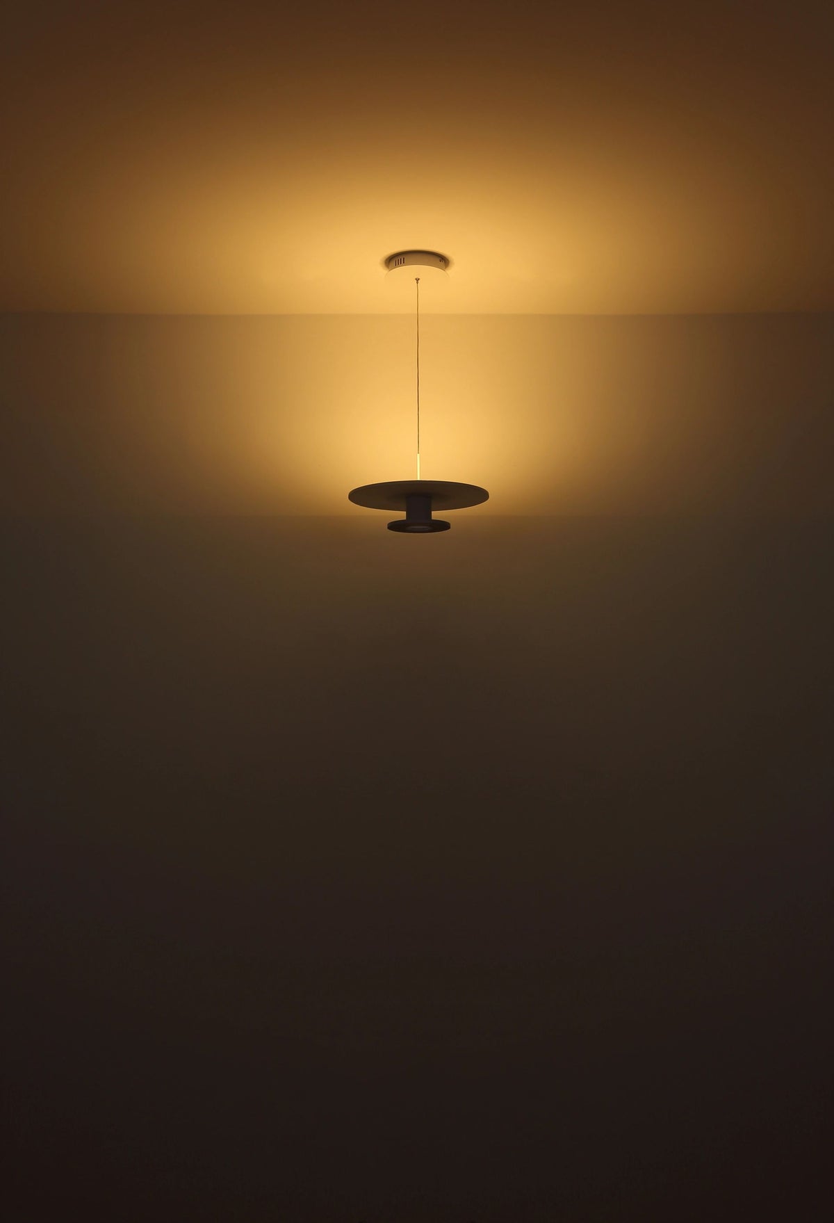Lampada a sospensione CARTER in feltro e alluminio – disegno con le misure