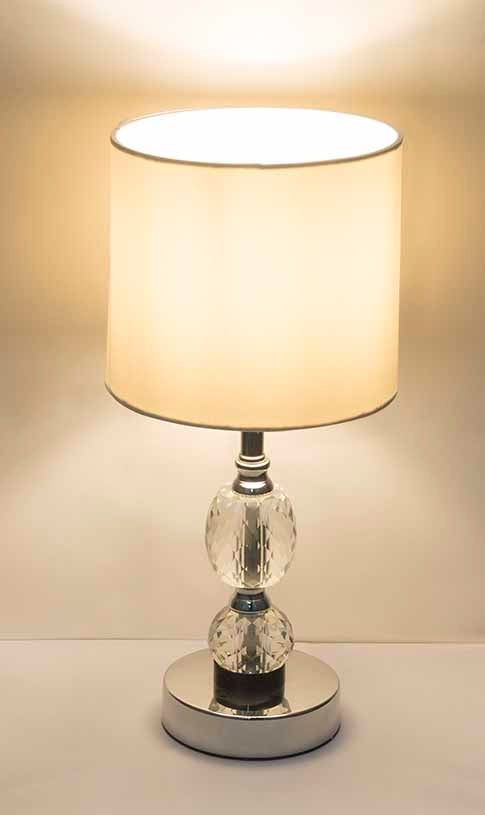 chromen-metalen-tafellamp-klassiek-globo-bronn-variant-image3