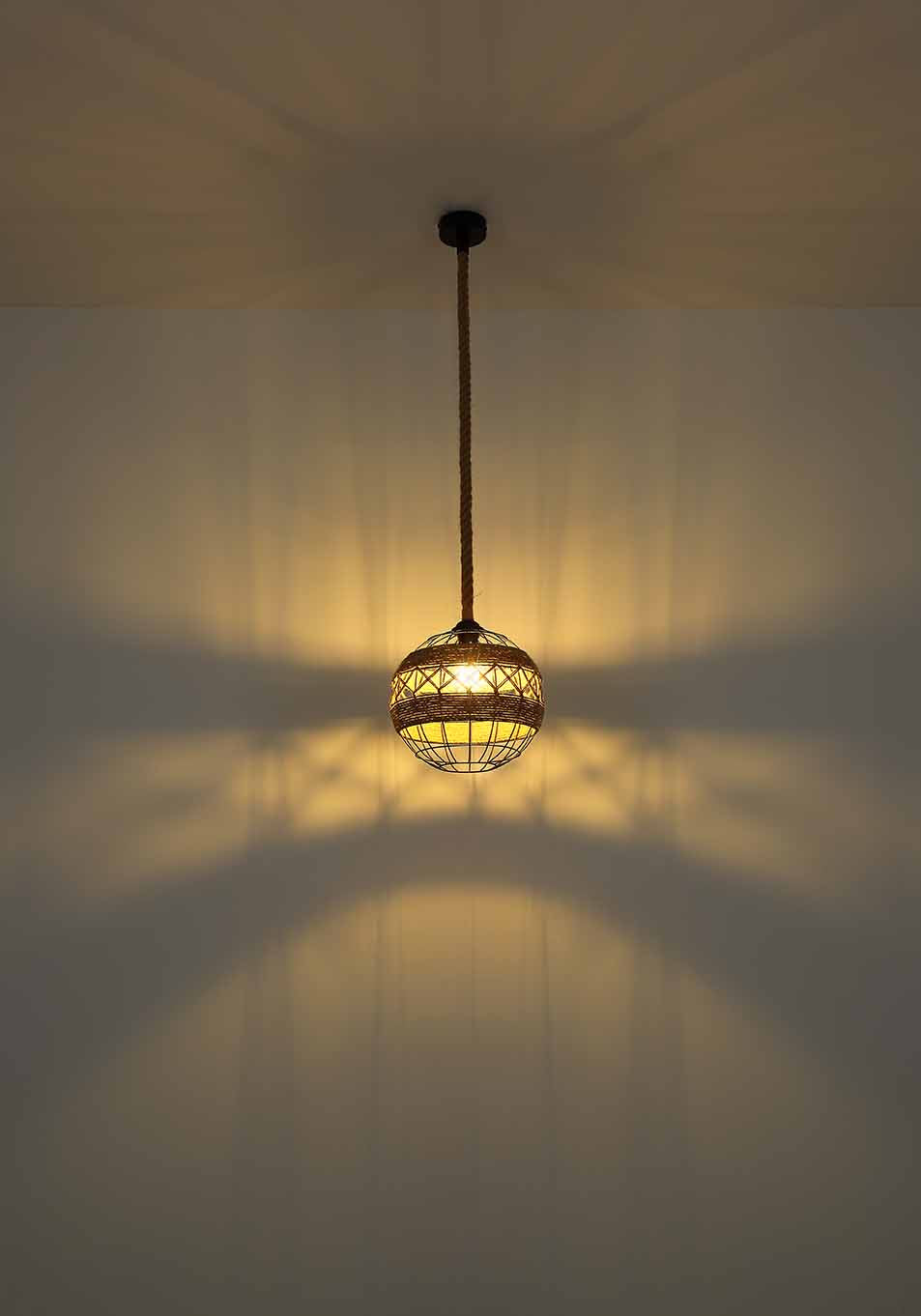 bolvormige-hanglamp-zwart-naturel-hennepweefsel-globo-ulleu-variant-image3
