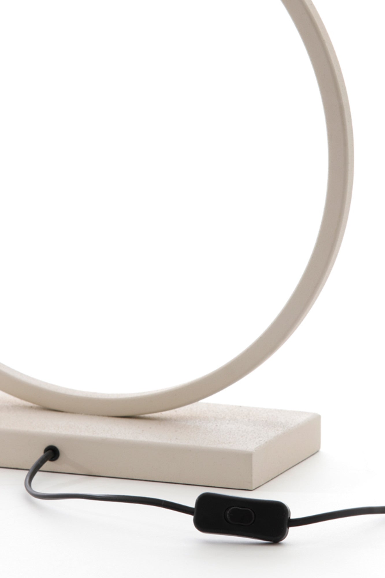 ronde-metalen-lampenstandaard-beige-light-living-liva-variant-image8