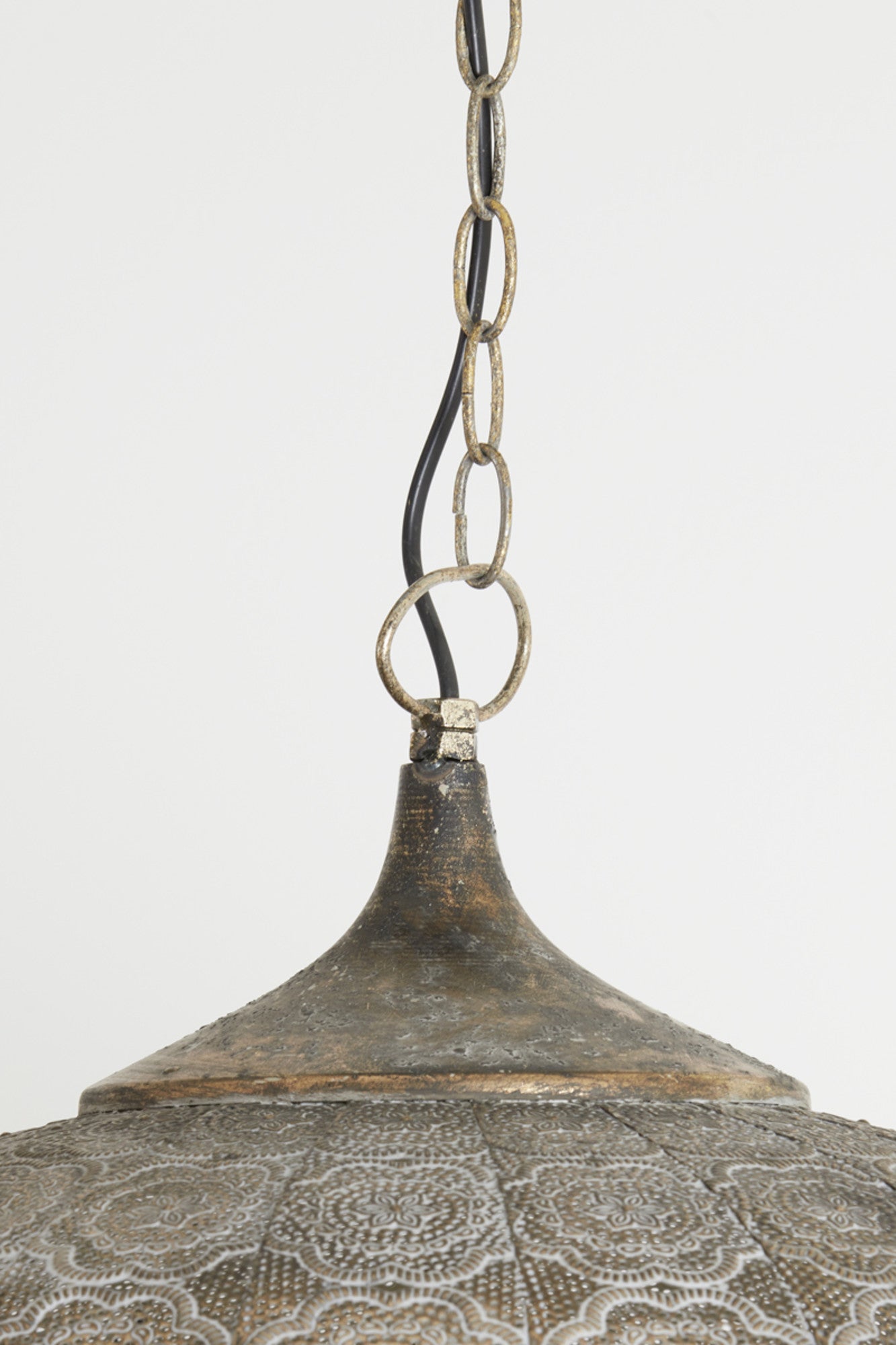 oosterse-gouden-hanglamp-bloemmotief-light-living-emine-variant-image6