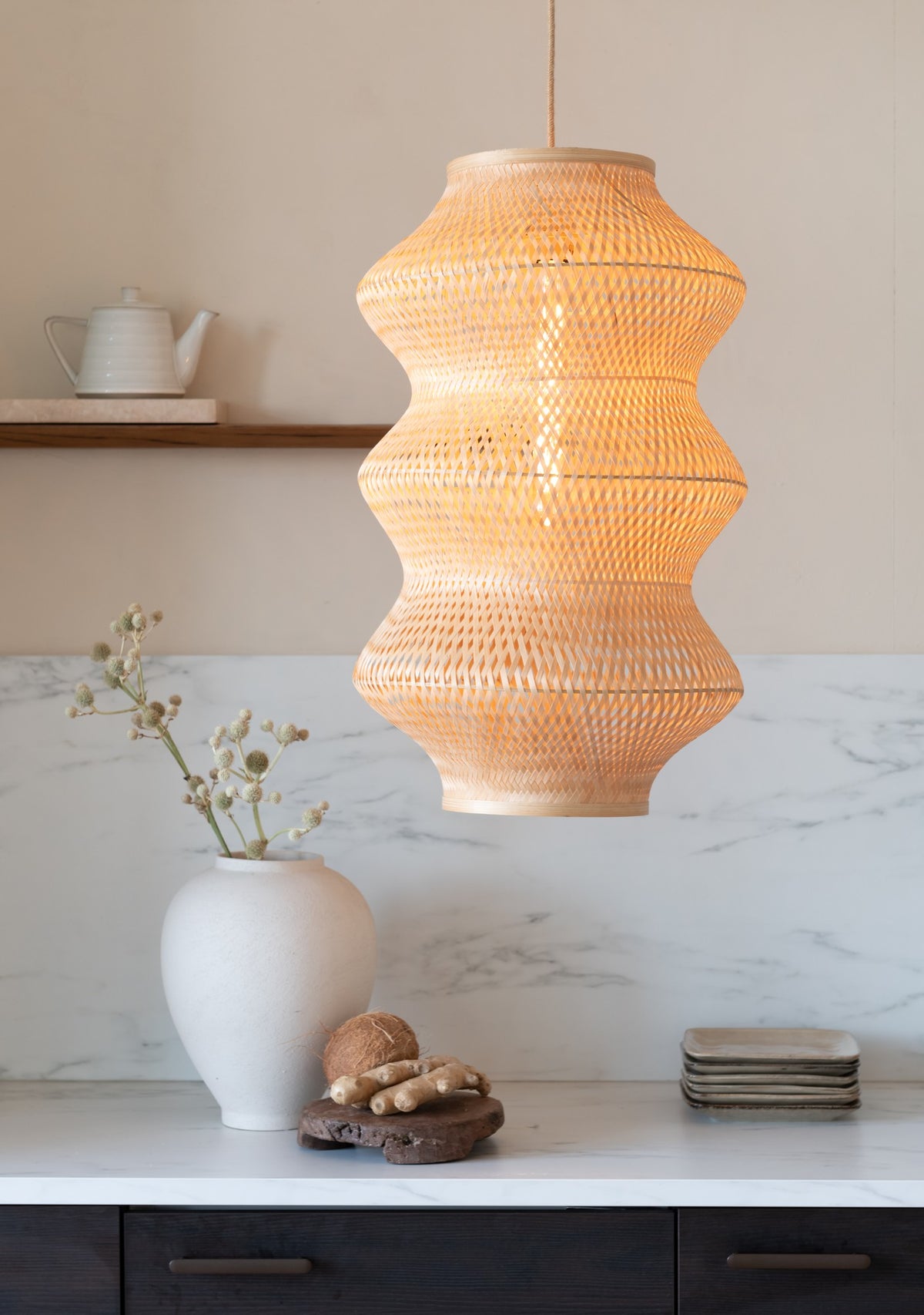 Lampada a sospensione in bambù color naturale senza tempo GOOD&MOJO Barbados – disegno con le misure
