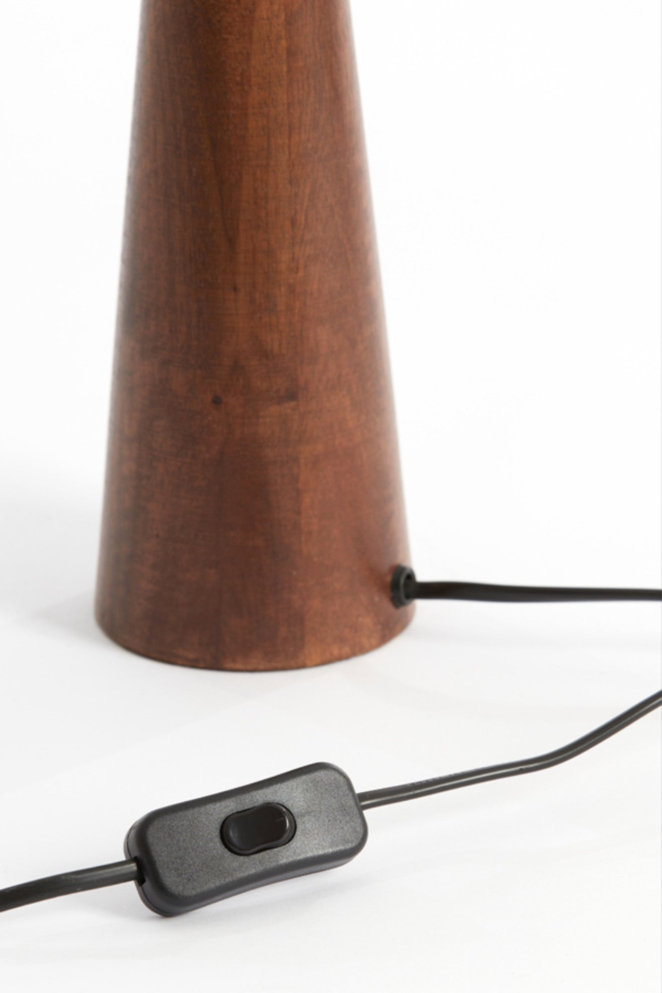 houten-lampenvoet-conisch-ontwerp-light-living-festina-variant-image7