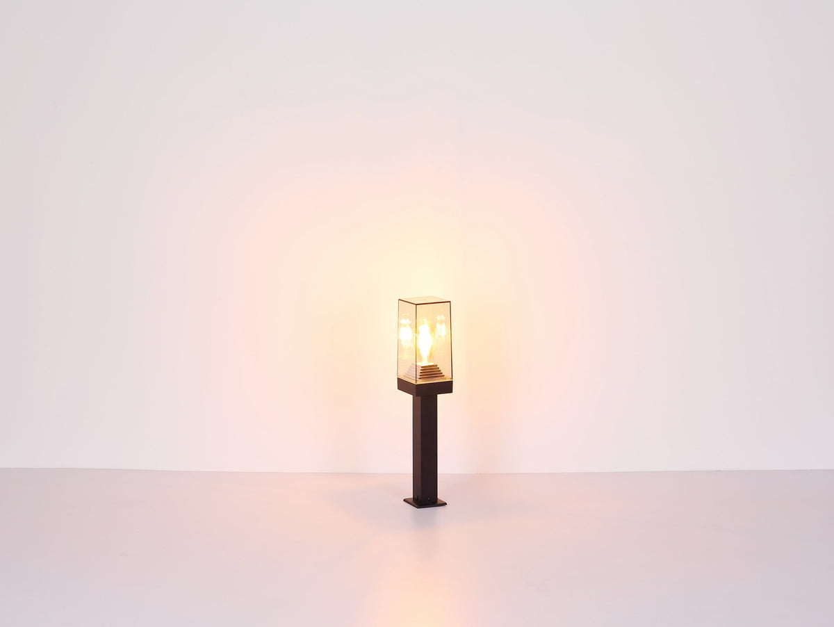 Zwarte aluminium staande buitenlamp met transparante kubuskap – maattekening