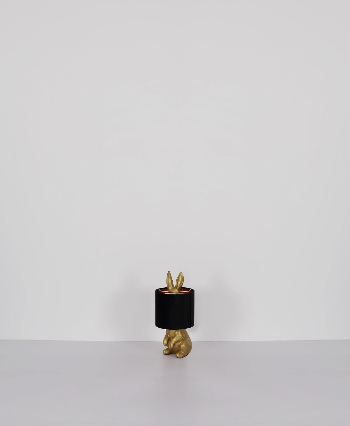 Rabbit – златна настолна лампа с черен абажур – чертеж с размери