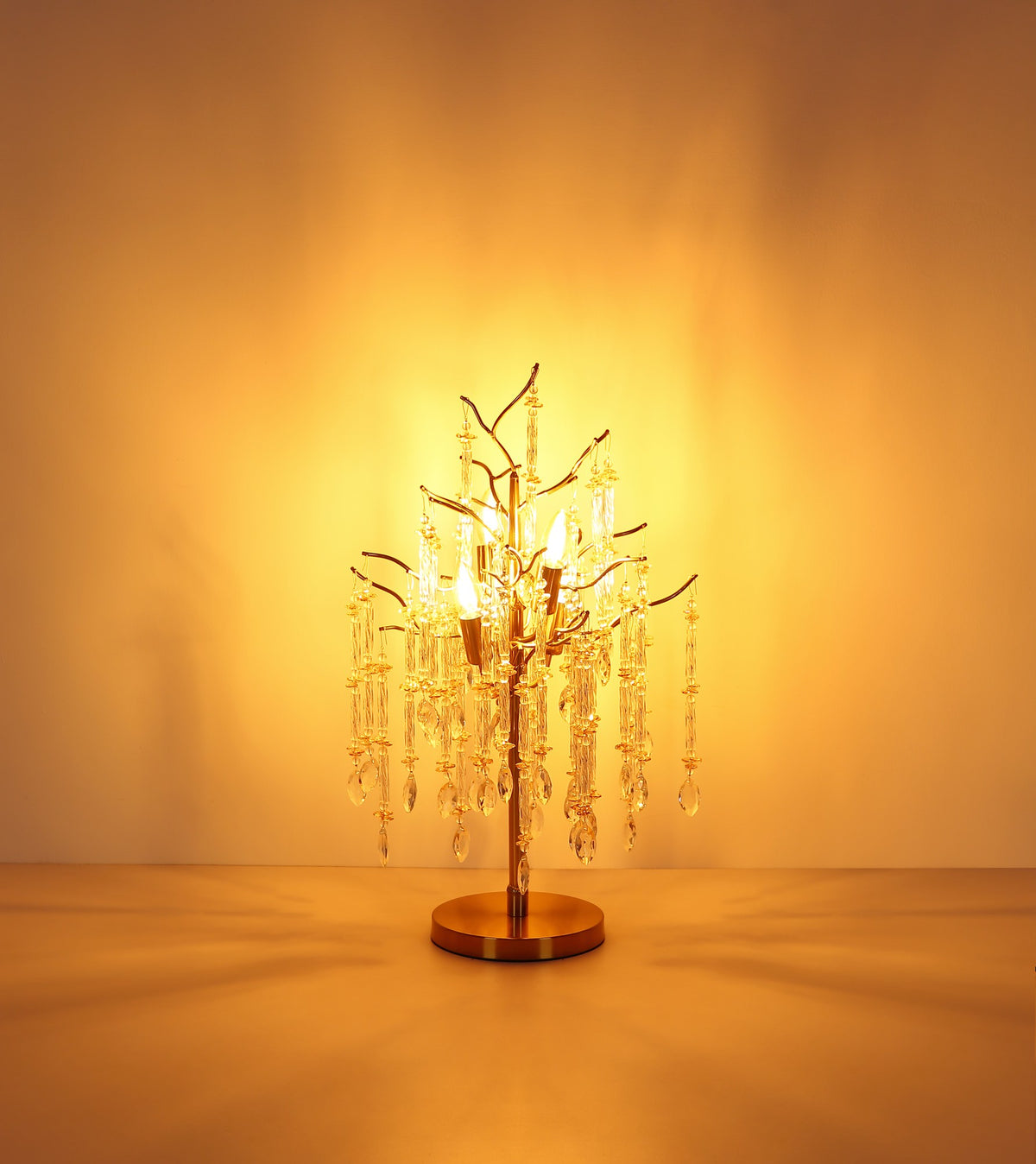 Lampada da tavolo sottile in cristallo dorato – immagine 4