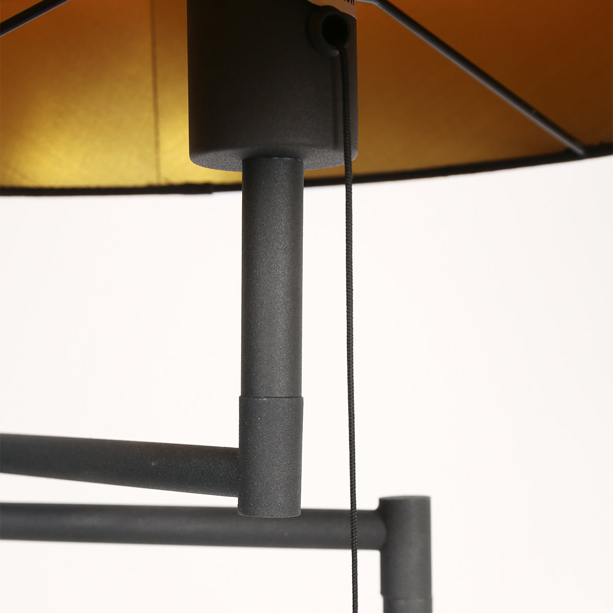 trendy-zwarte-vloerlamp-linnen-kap-mexlite-bella-variant-image5