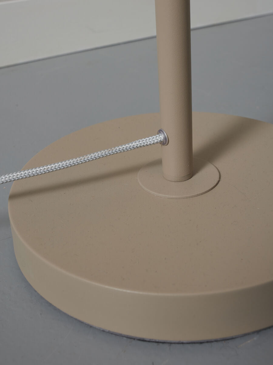 grijze-glazen-scandinavische-vloerlamp-metaal-its-about-romi-sapporo-variant-image6