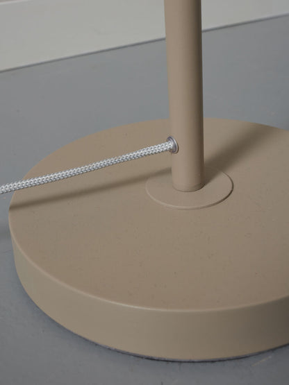 grijze-glazen-scandinavische-vloerlamp-metaal-its-about-romi-sapporo-variant-image6