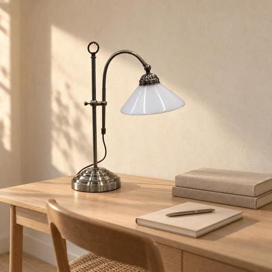 Mosazná vintage stolní lampa Obolg Landlife – fotografie v interiéru
