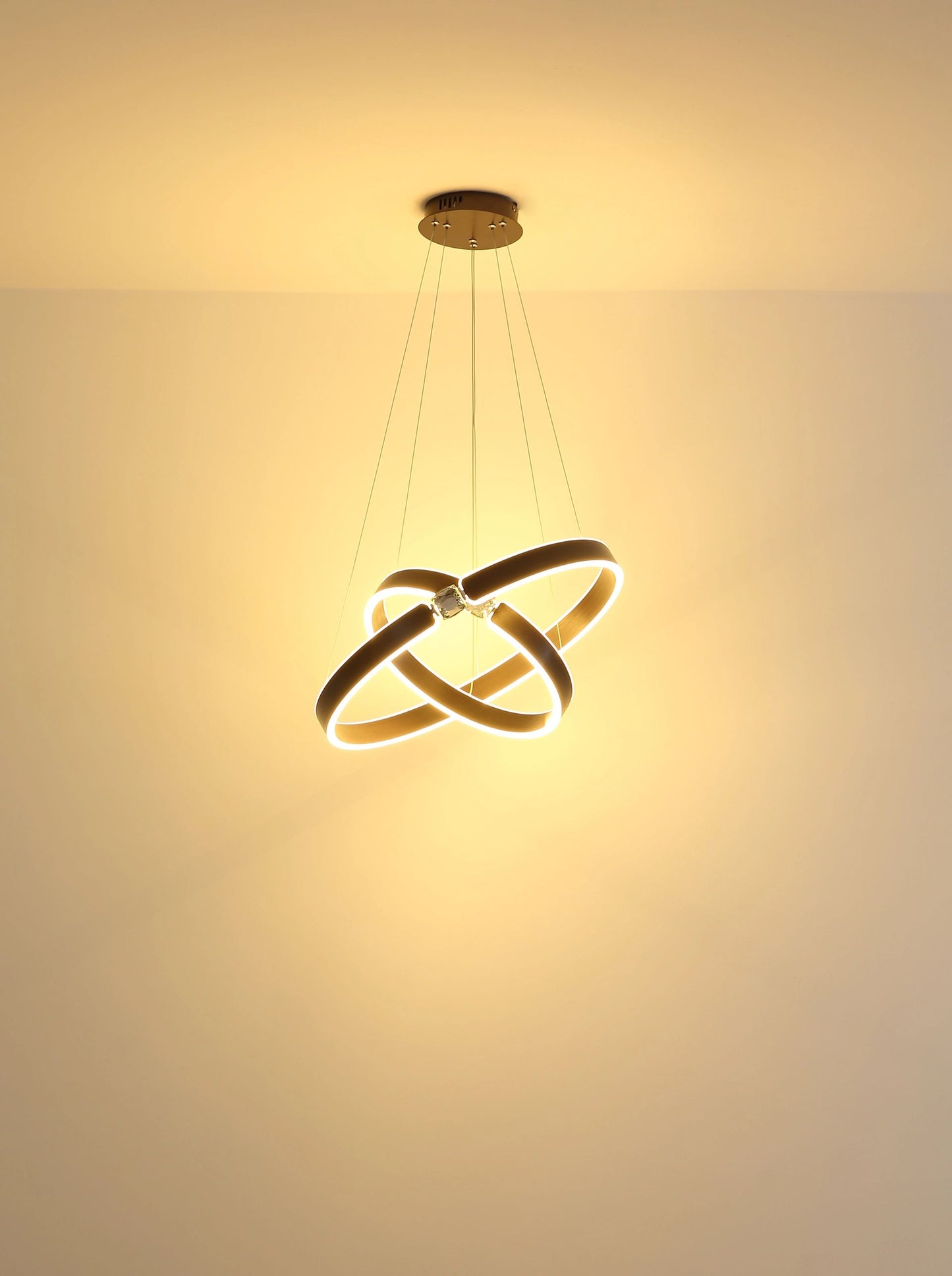 moderne-hanglamp-met-kristallen-en-bronskleurig-frame-hendricks-variant-image4
