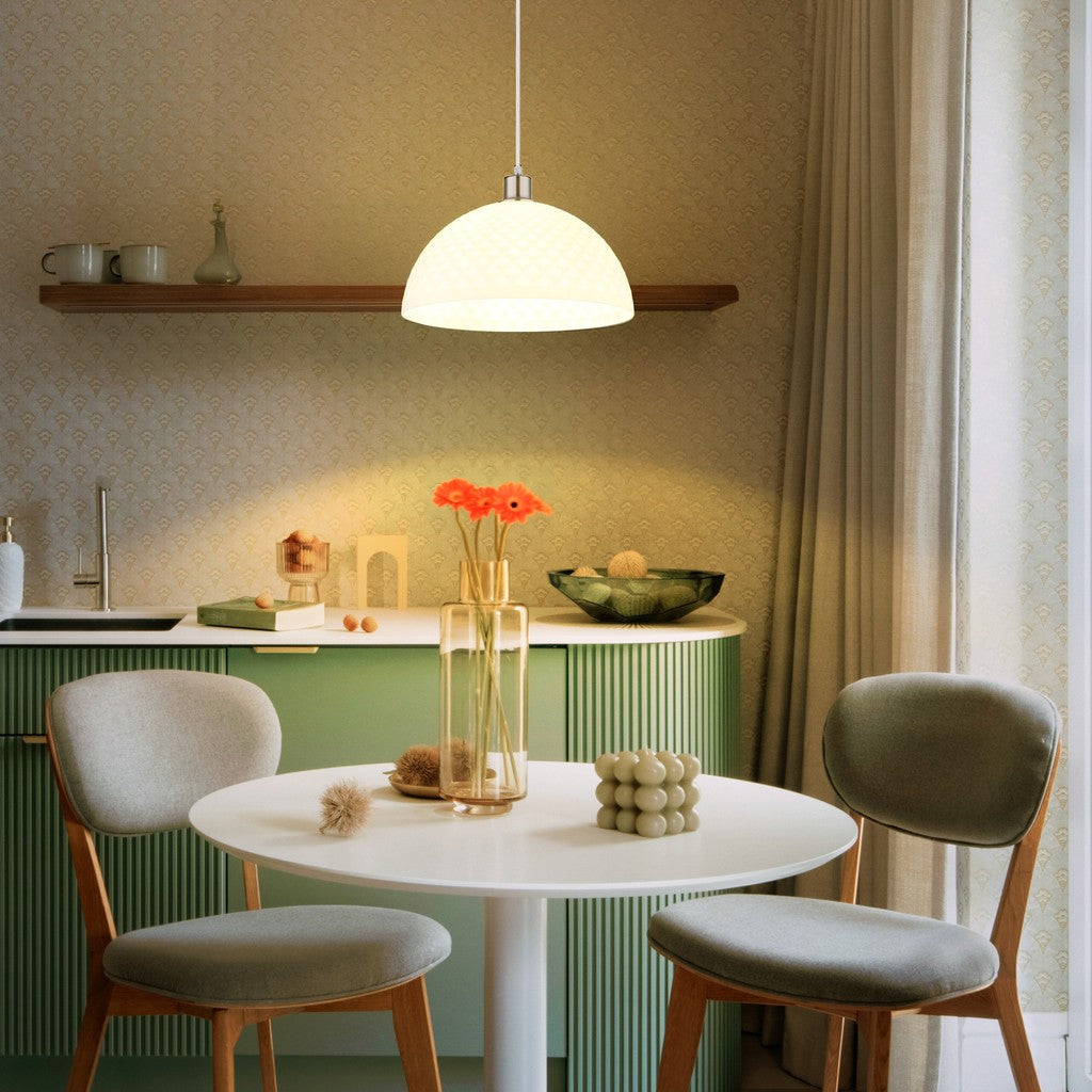 Lampada a sospensione moderna in vetro color nichel – foto d'ambiente