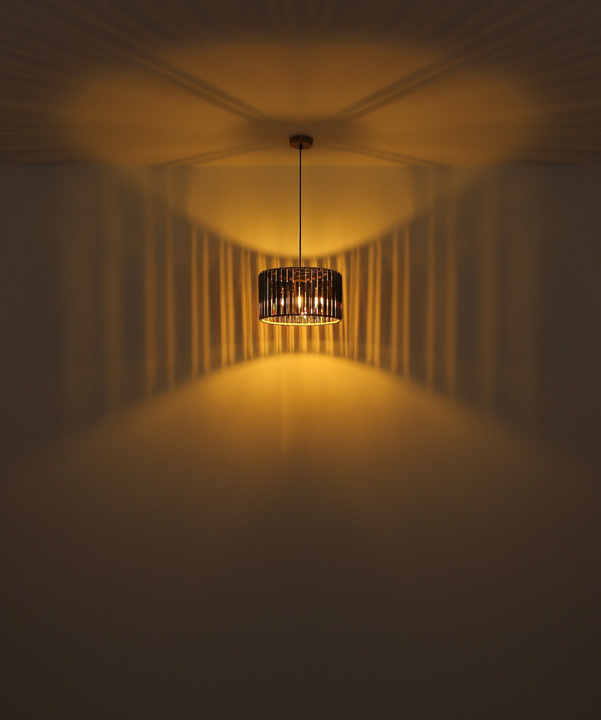 Lustre elegante de cor madeira em cristal – imagem 4