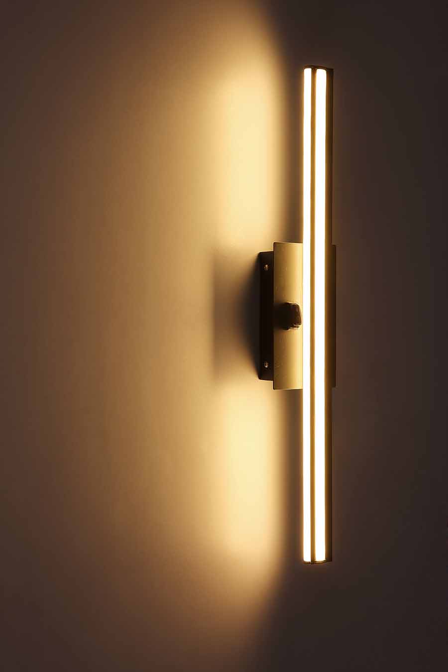 langwerpige-chromen-moderne-wandlamp-globo-viggo-variant-image3