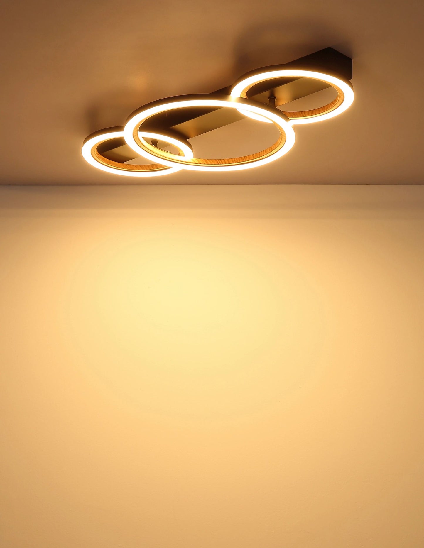 moderne-plafondlamp-met-houten-accenten-dakari-i-variant-image4