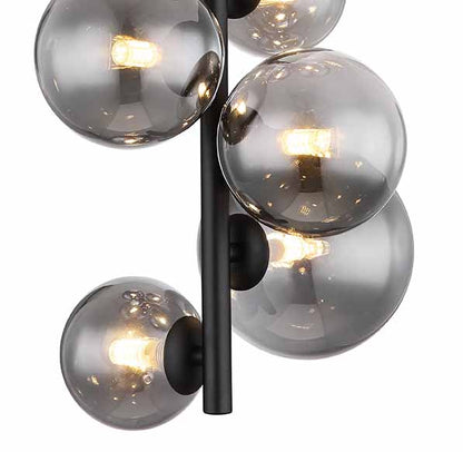 zwarte-plafondlamp-8-rookglasbol-verticaal-globo-riha-variant-image1