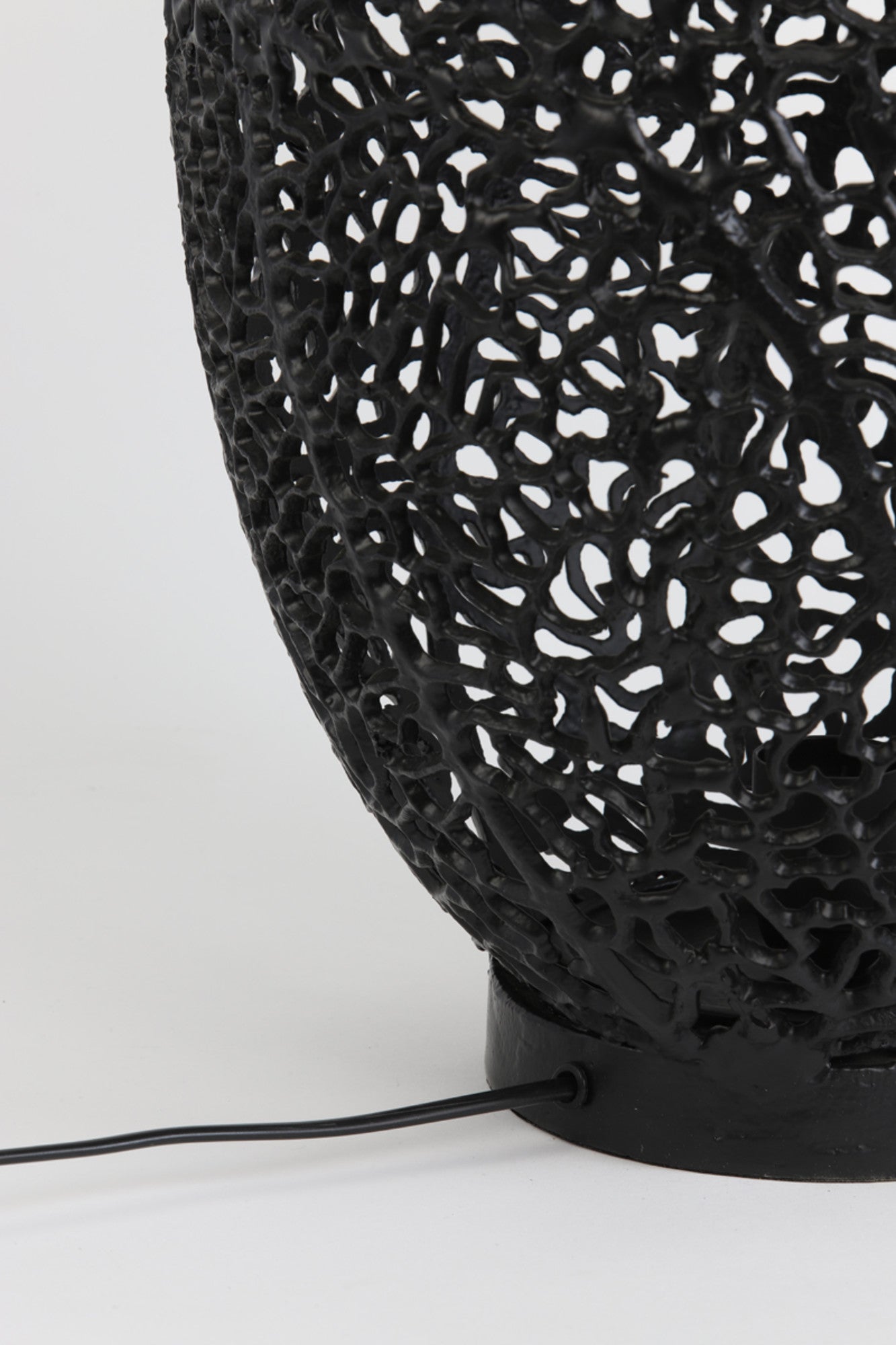 oosterse-ovale-zwarte-tafellamp-light-living-sinula-variant-image7