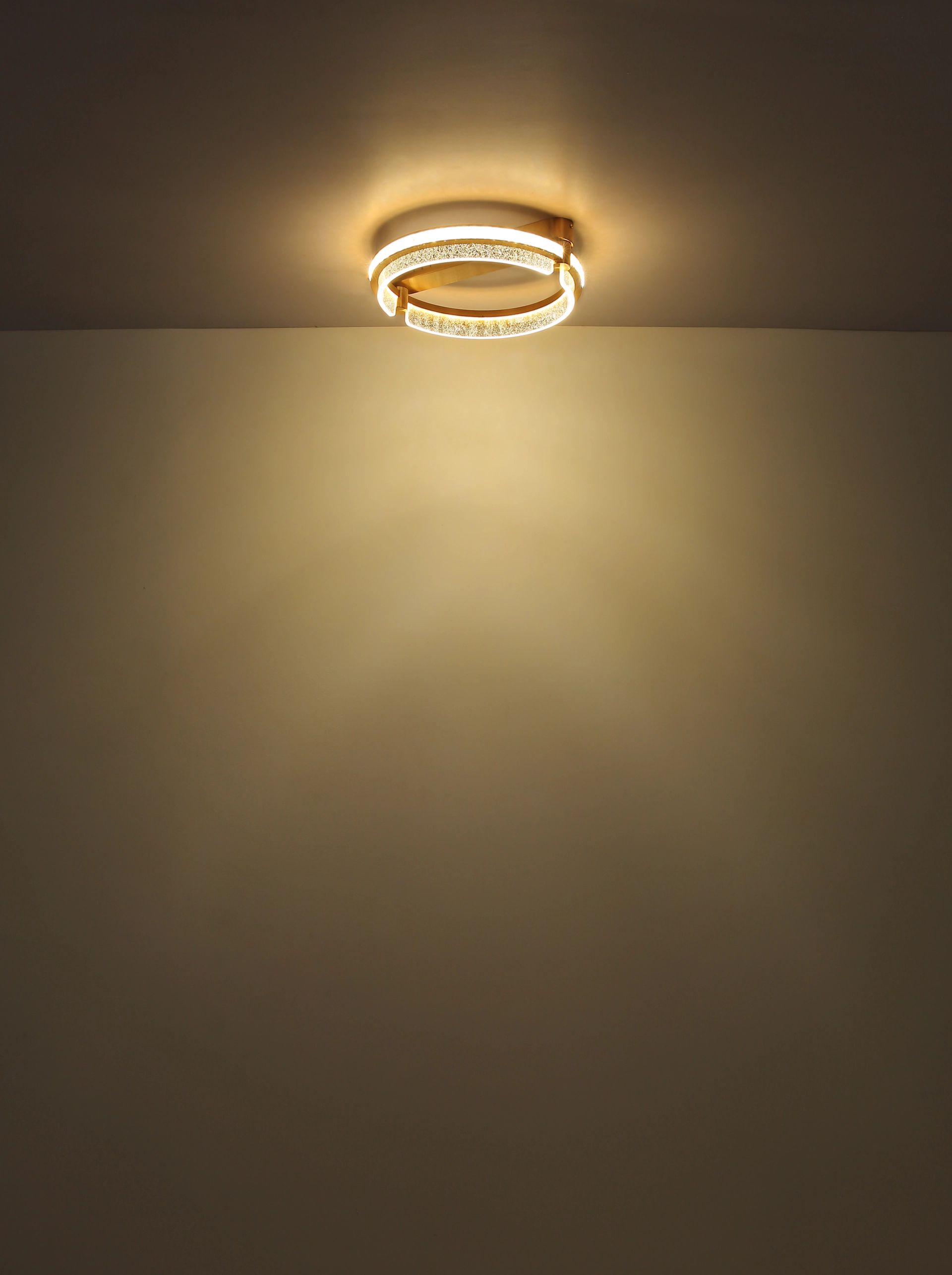 mooie-hanglamp-met-goudkleurige-elementen-blondie-variant-image7