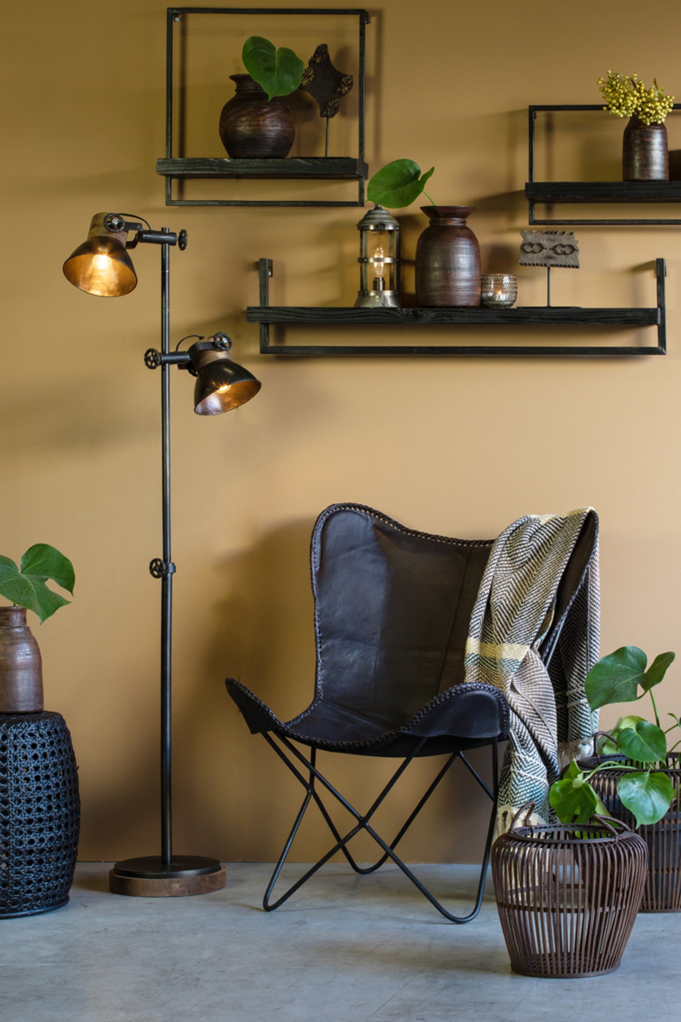 industriele-zwarte-vloerlamp-light-living-jody-variant-image3