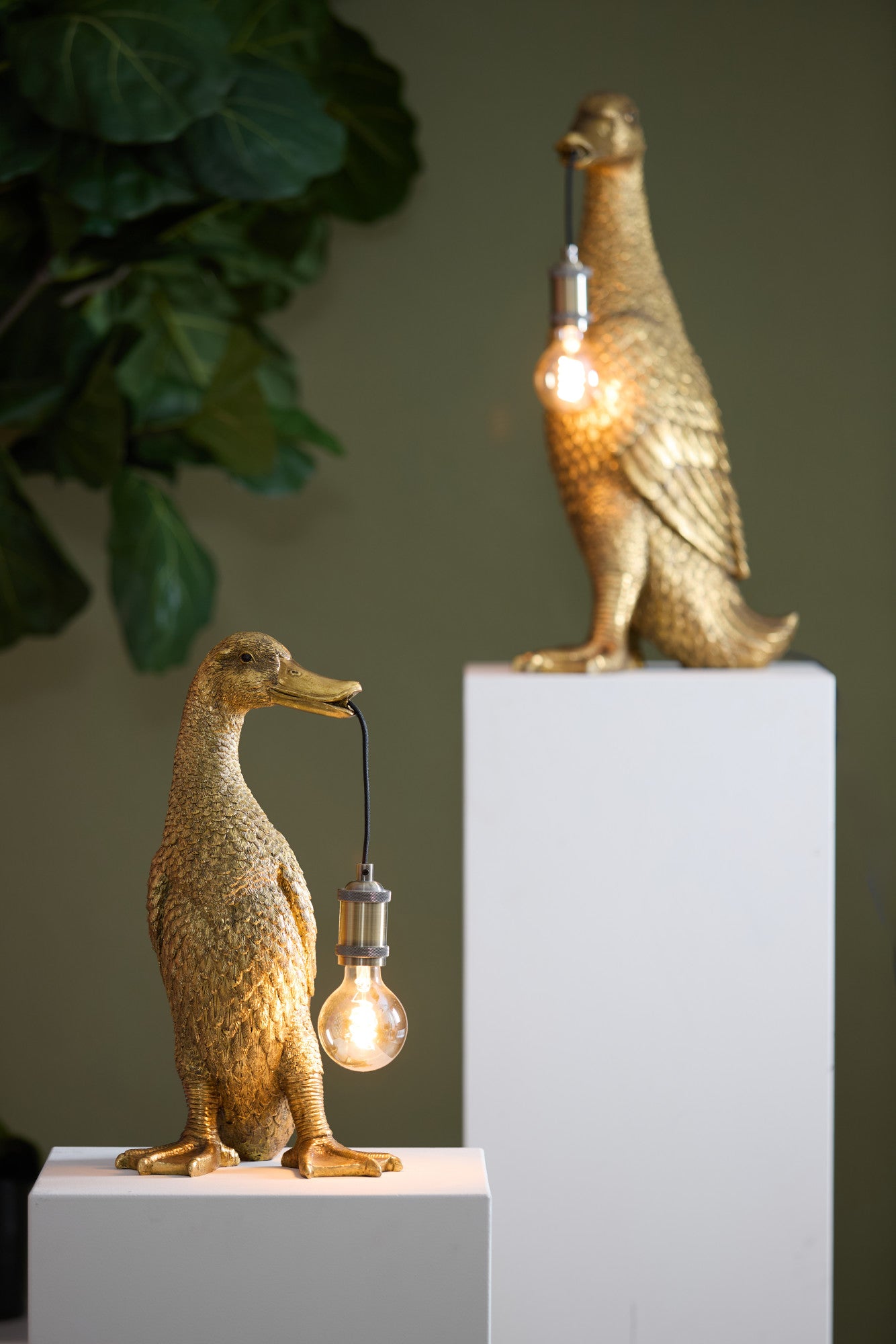 klassieke-gouden-tafellamp-eend-light-living-duck-variant-image4