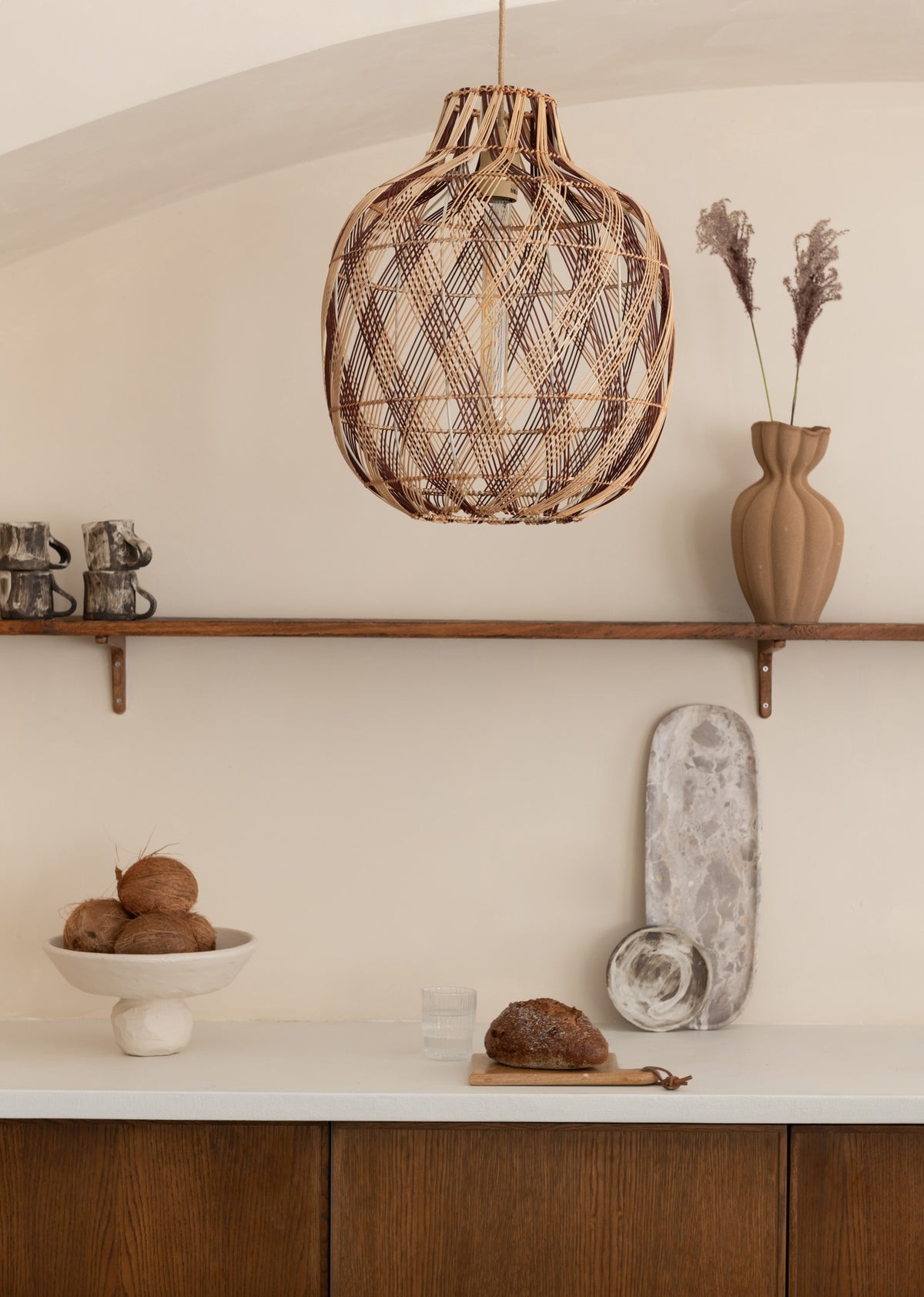 Store naturfarvede og brune bambus pendellampe GOOD&MOJO Mendoza – billede 2