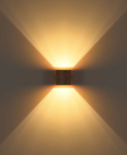 Stredne veľká biela travertínová LED nástenná lampa – obrázok 4