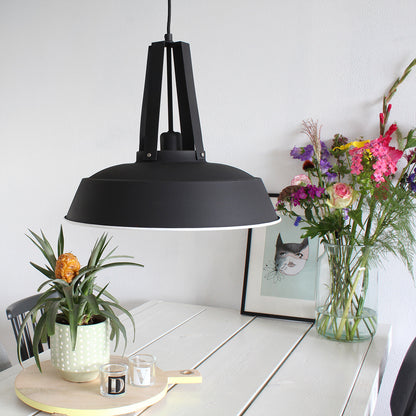 retro-hanglamp-zwart-metaal-mexlite-eden-ai-sfeer_image
