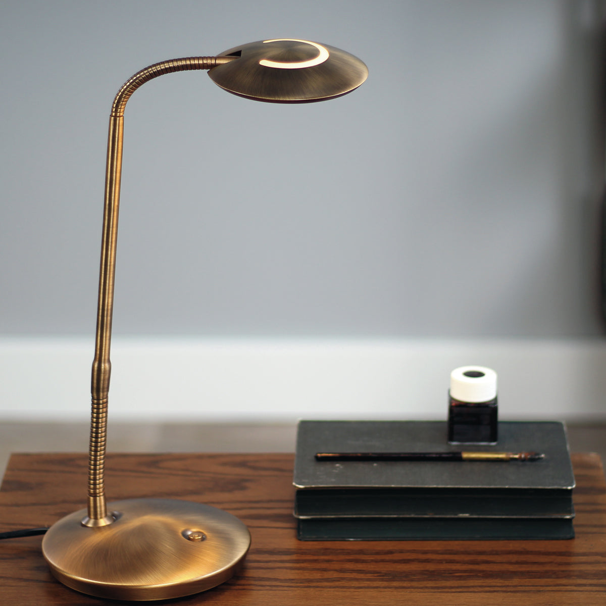 bronzen-design-bureaulamp-steinhauer-zenith-led-variant-image2