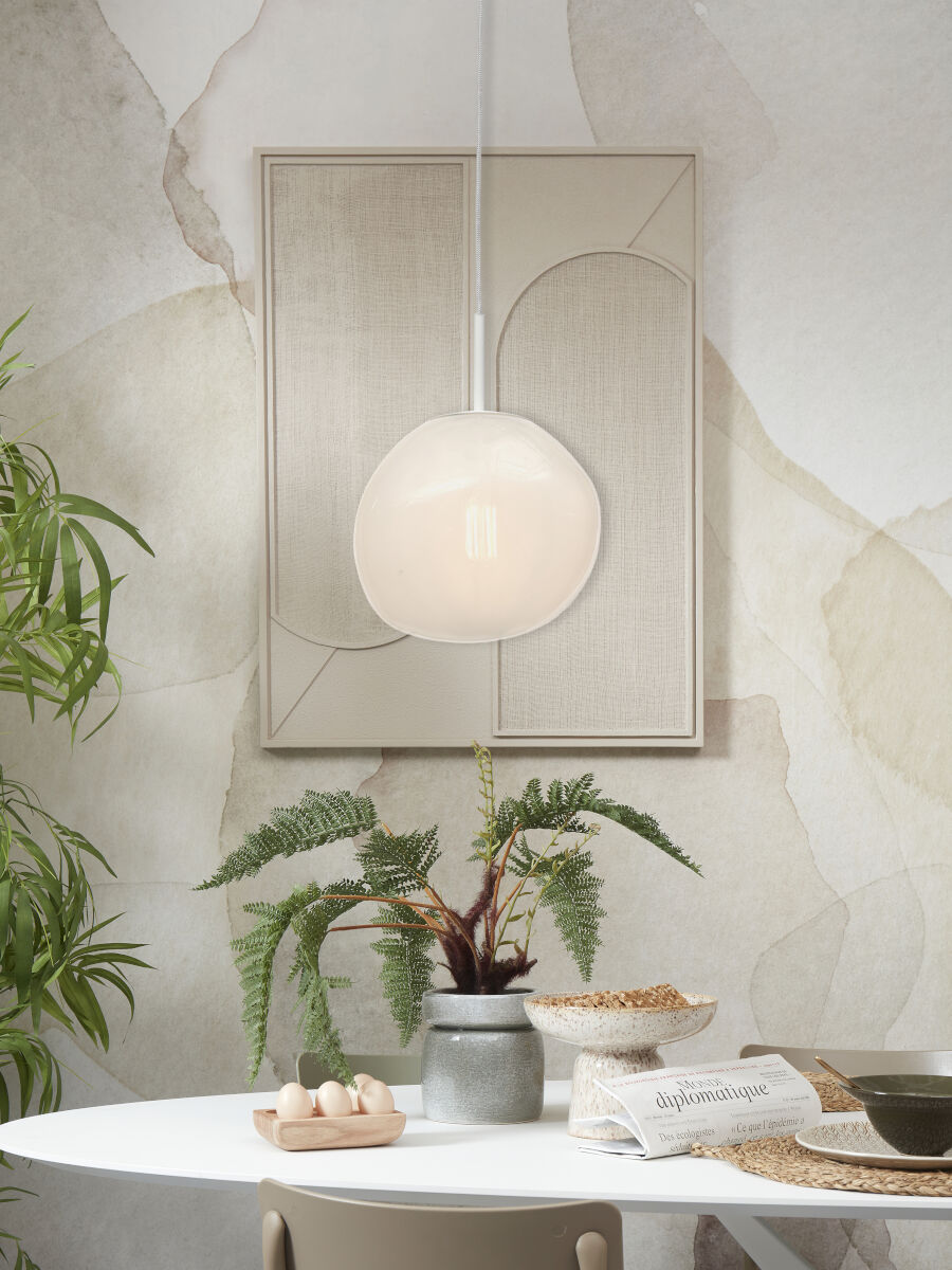 witte-glazen-hanglamp-metaal-modern-its-about-romi-helsinki-variant-image1