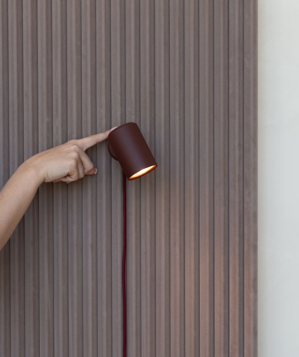 Bordeauxrode aluminium wandlamp met cilinderkap It's About RoMi Milan – afbeelding 6