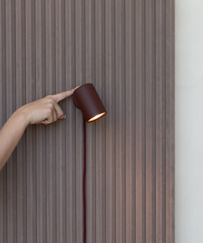 Bordeauxrode aluminium wandlamp met cilinderkap It's About RoMi Milan – afbeelding 6