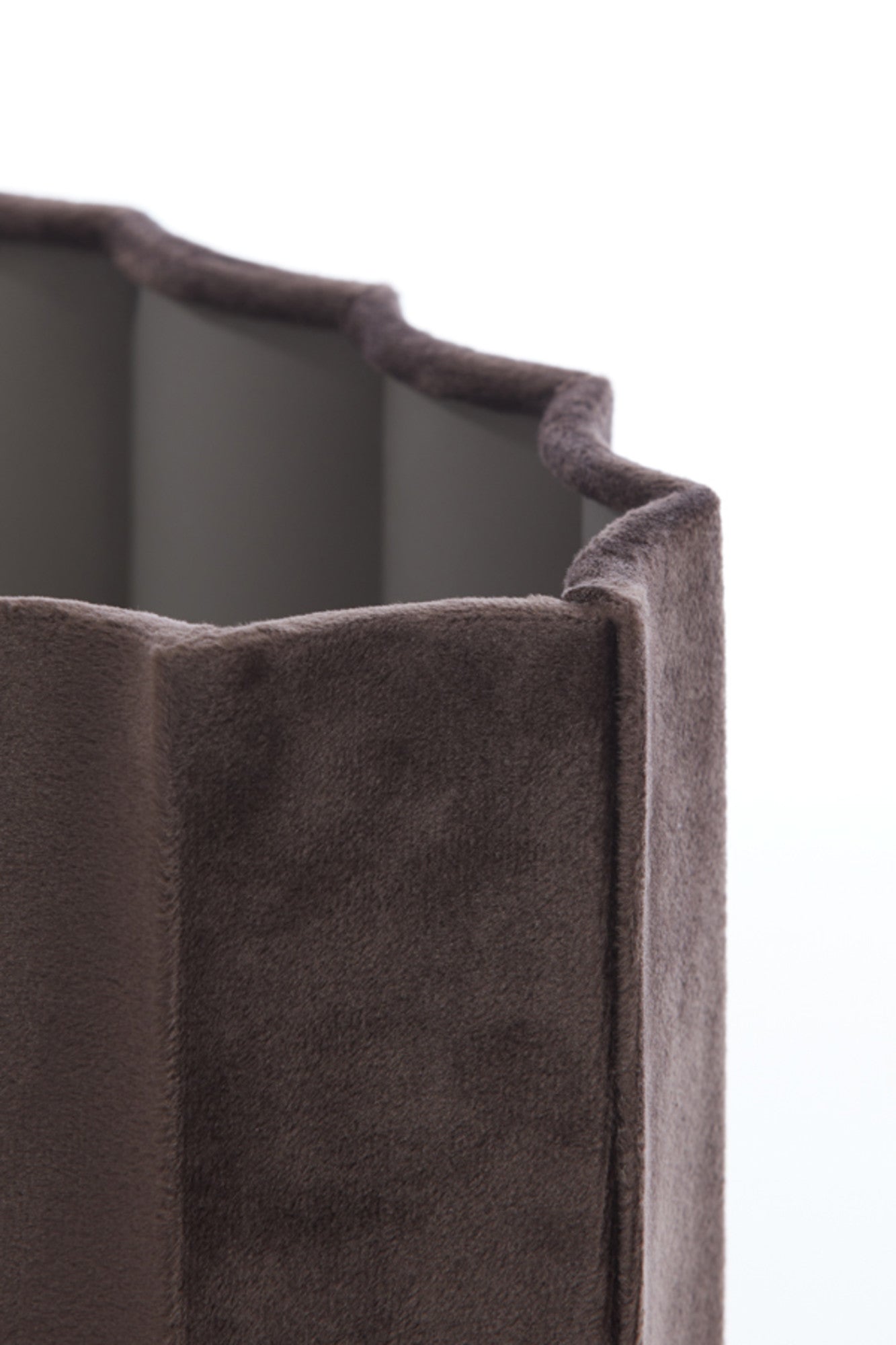 geplooide-ovale-velvet-lampenkap-donkerbruin-light-living-disli-variant-image8