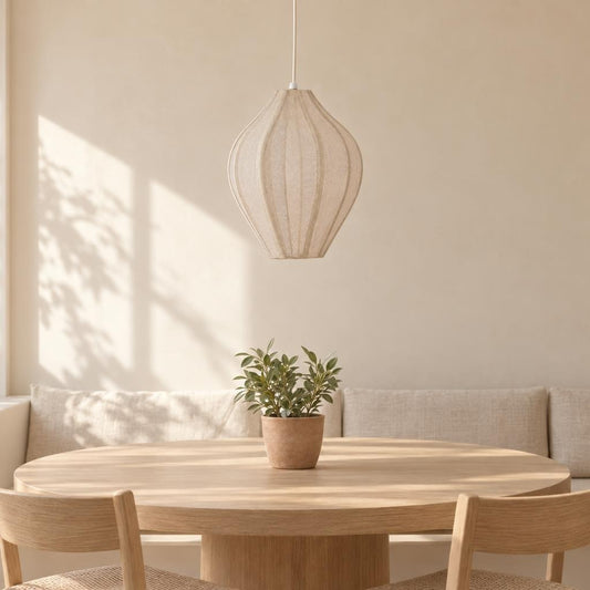 Kulaté závěsné svítidlo z přírodní textilie Light & Living Pasto – fotografie v interiéru
