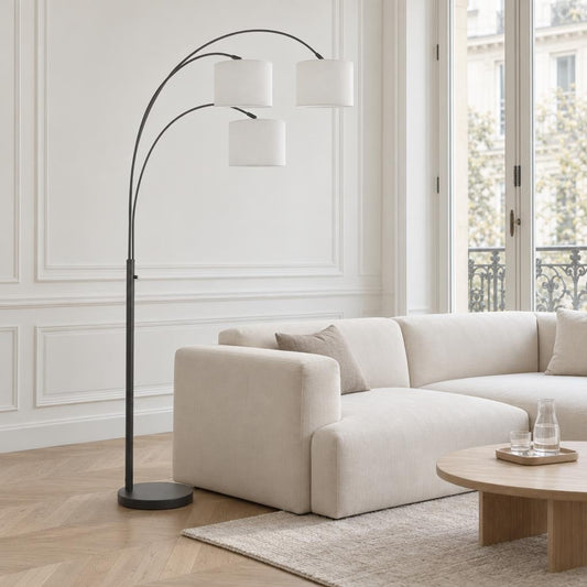 moderne-zwarte-booglamp-drie-lichts-steinhauer-sparkled-light-ai-sfeer_image
