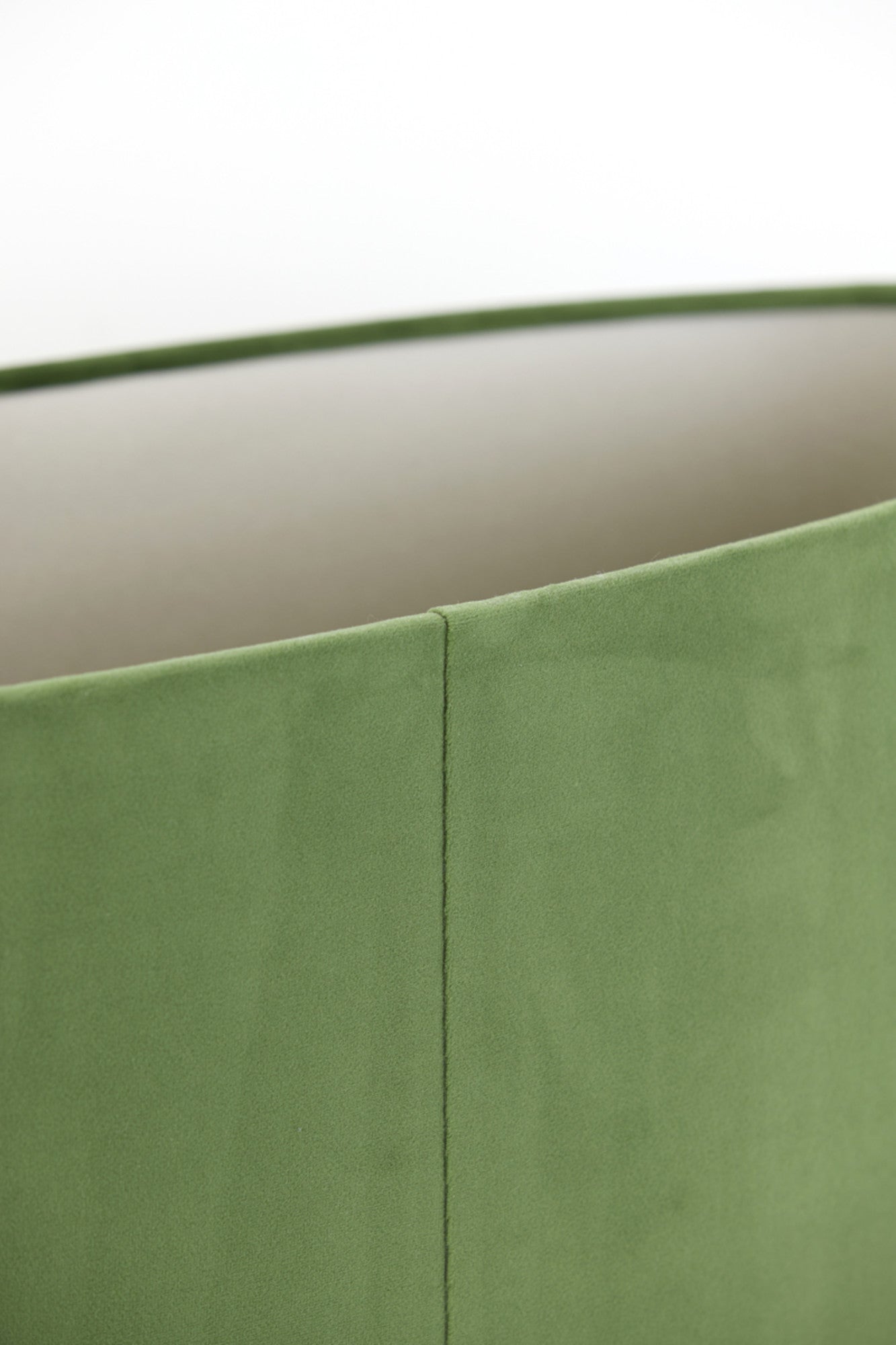 groene-cilindervormige-lampenkap-in-kleur-light-living-velours-variant-image7