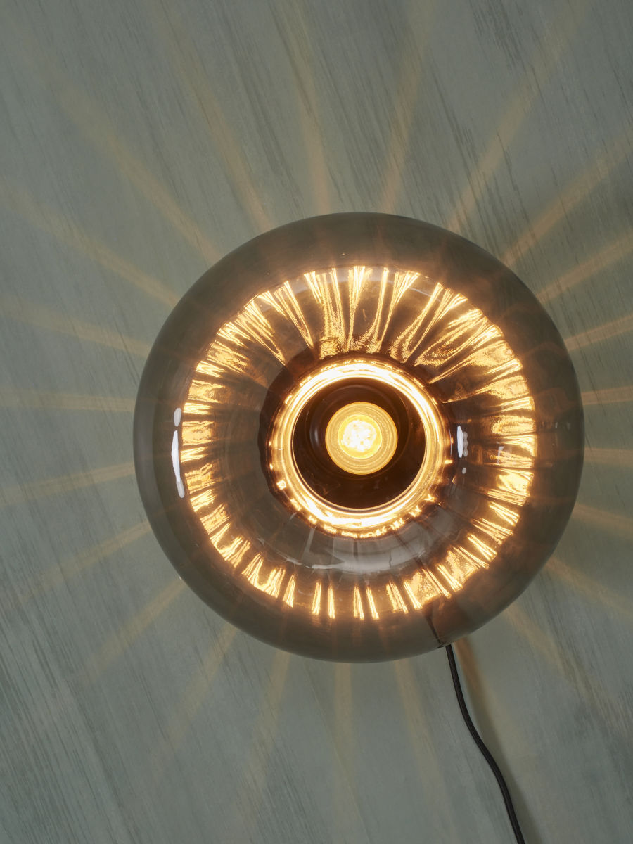 trendy-zwarte-glazen-wandlamp-its-about-romi-brussels-variant-image3