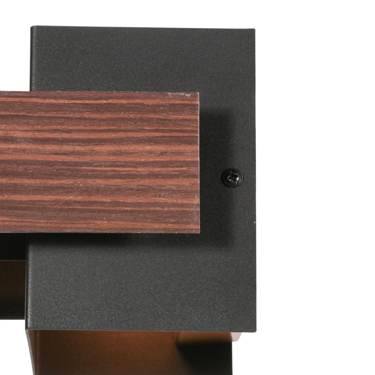 landelijke-muurlamp-met-houtaccenten-steinhauer-muro-variant-image5