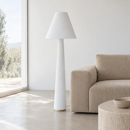 Balta kūginė grindų lempa Light & Living Devia – interjero nuotrauka