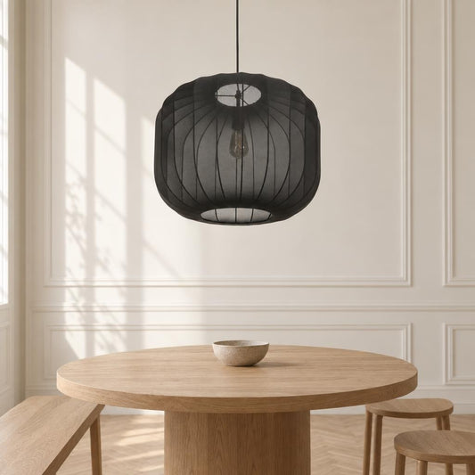 Sable pendel i sort transparent tekstil – stemningsbillede