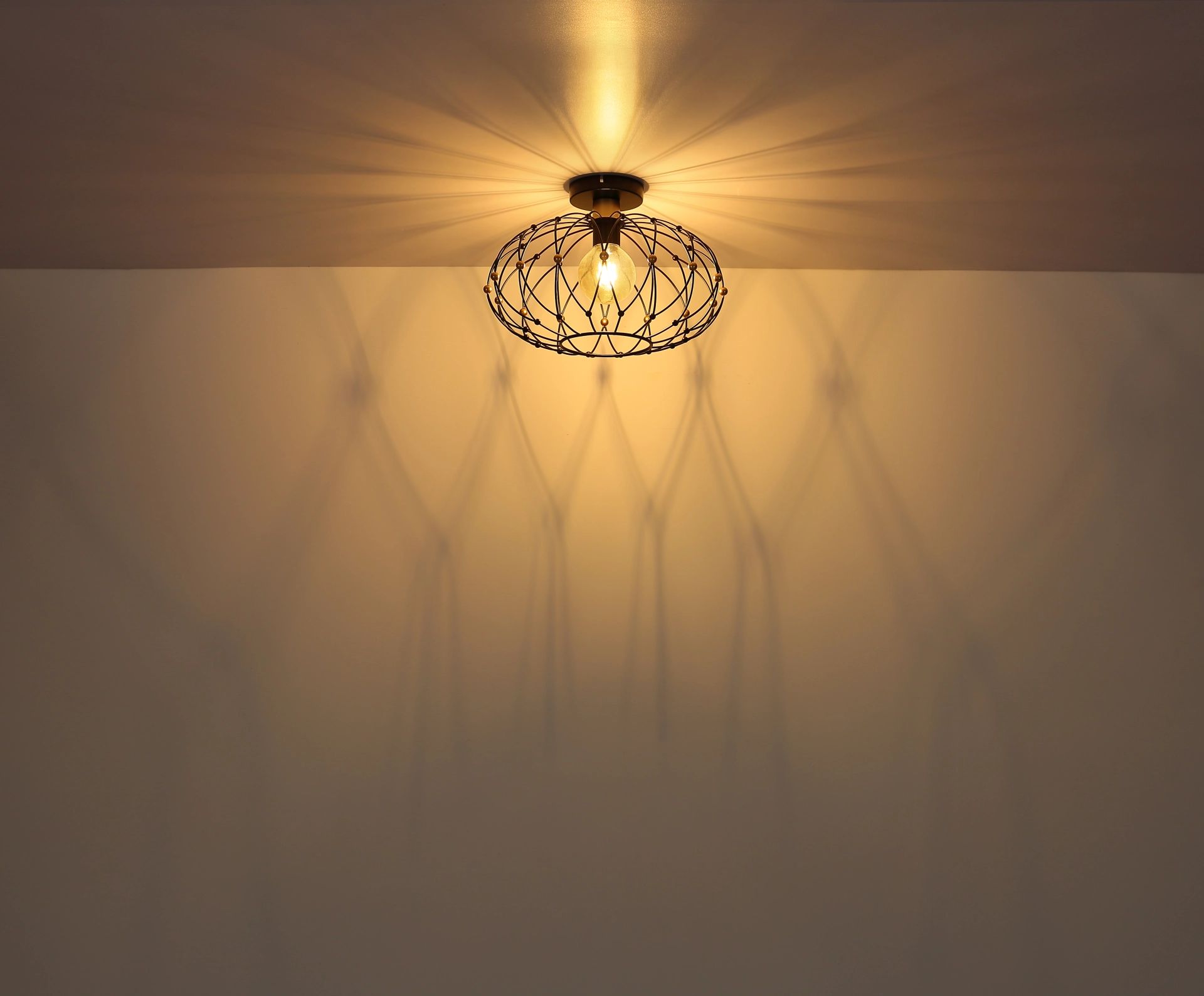 vintage-stijl-plafondlamp-met-gouden-accenten-greys-variant-image2