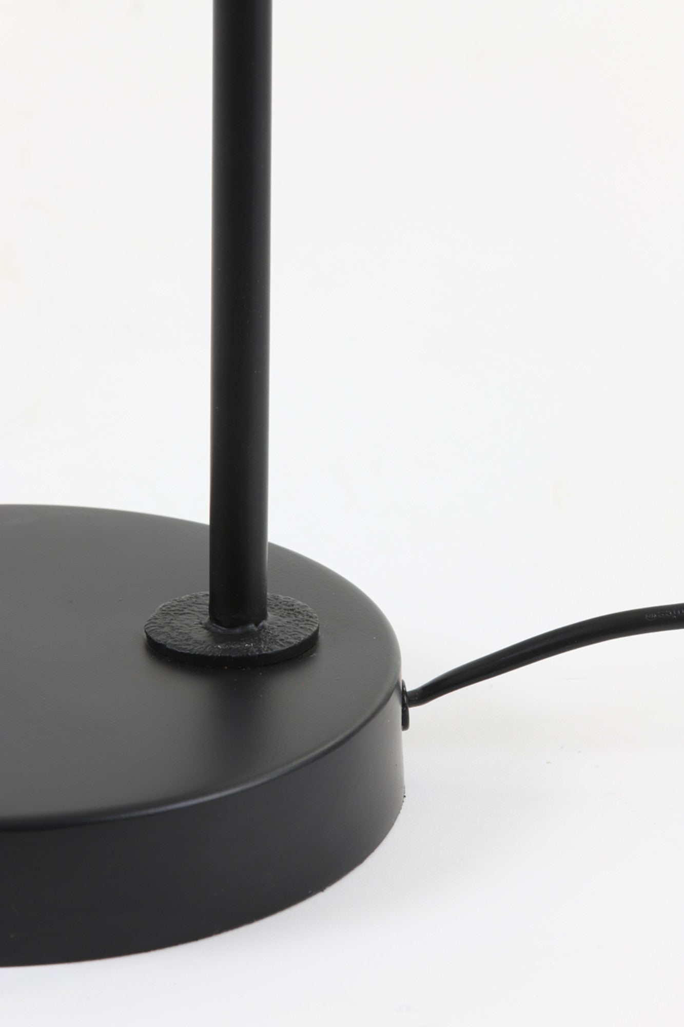 tafellamp-zwart-met-ronde-nek-light-living-meya-variant-image8