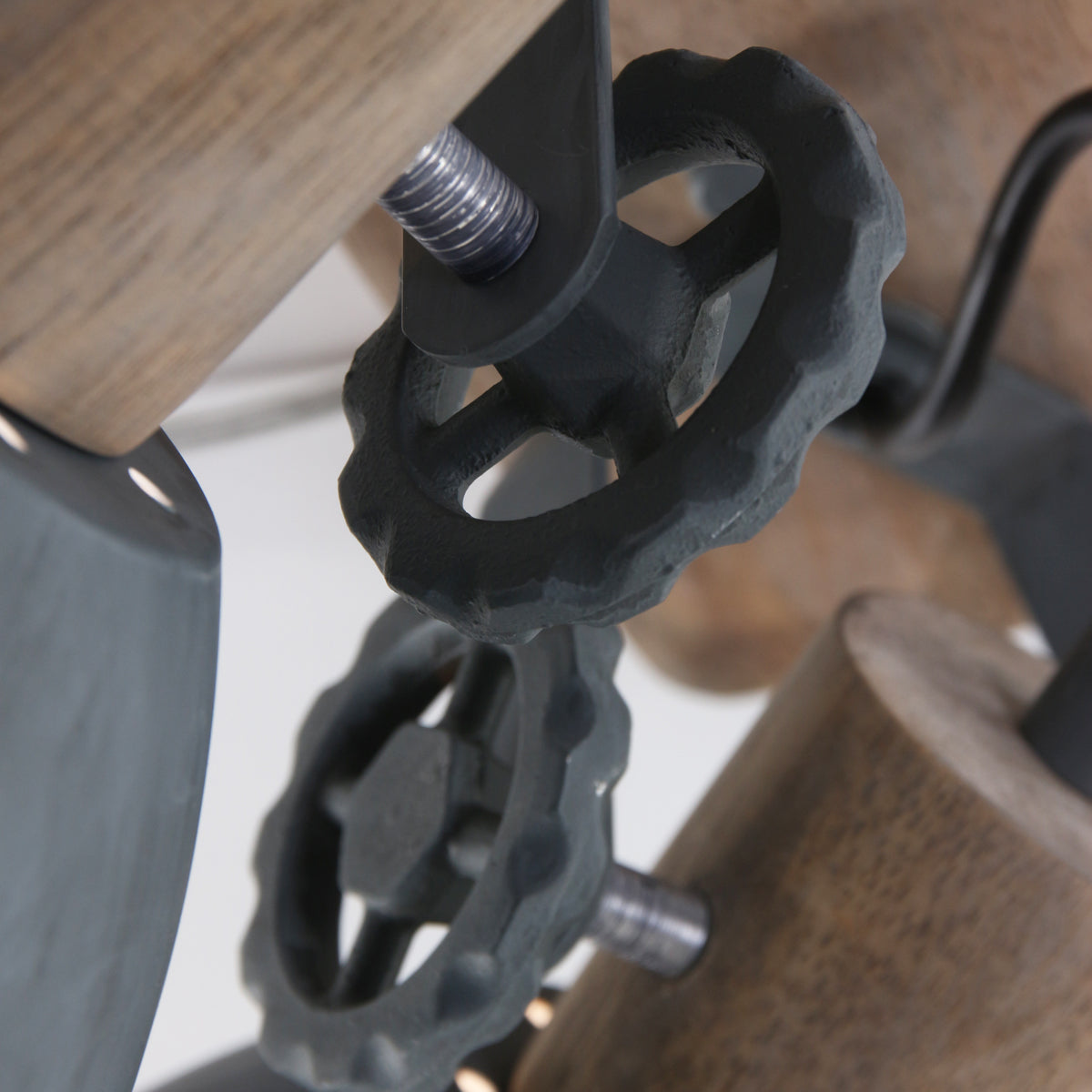 stoere-2-lichts-plafondlamp-mexlite-gearwood-variant-image4