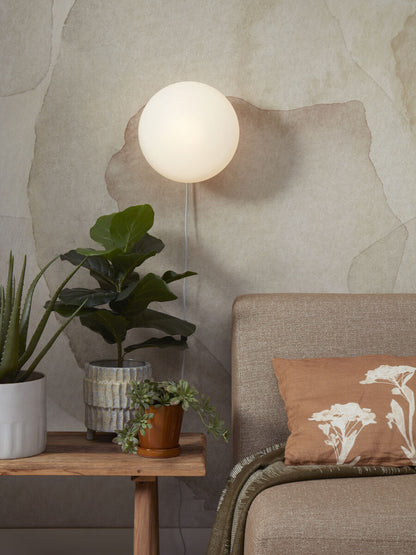 wandlamp-metaal-glas-wit-scandinavisch-its-about-romi-sapporo-variant-image3